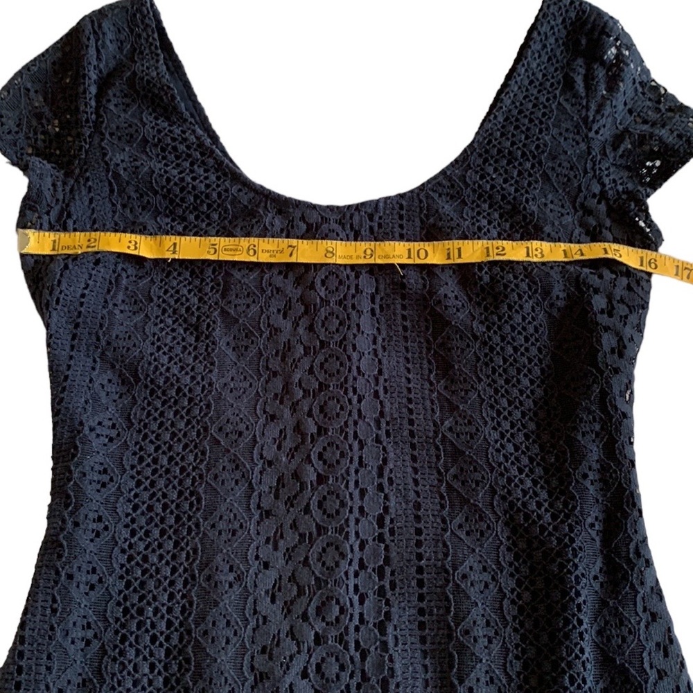 EUC Hollister Lace Dress • Size 3 - Picture 10 of 11